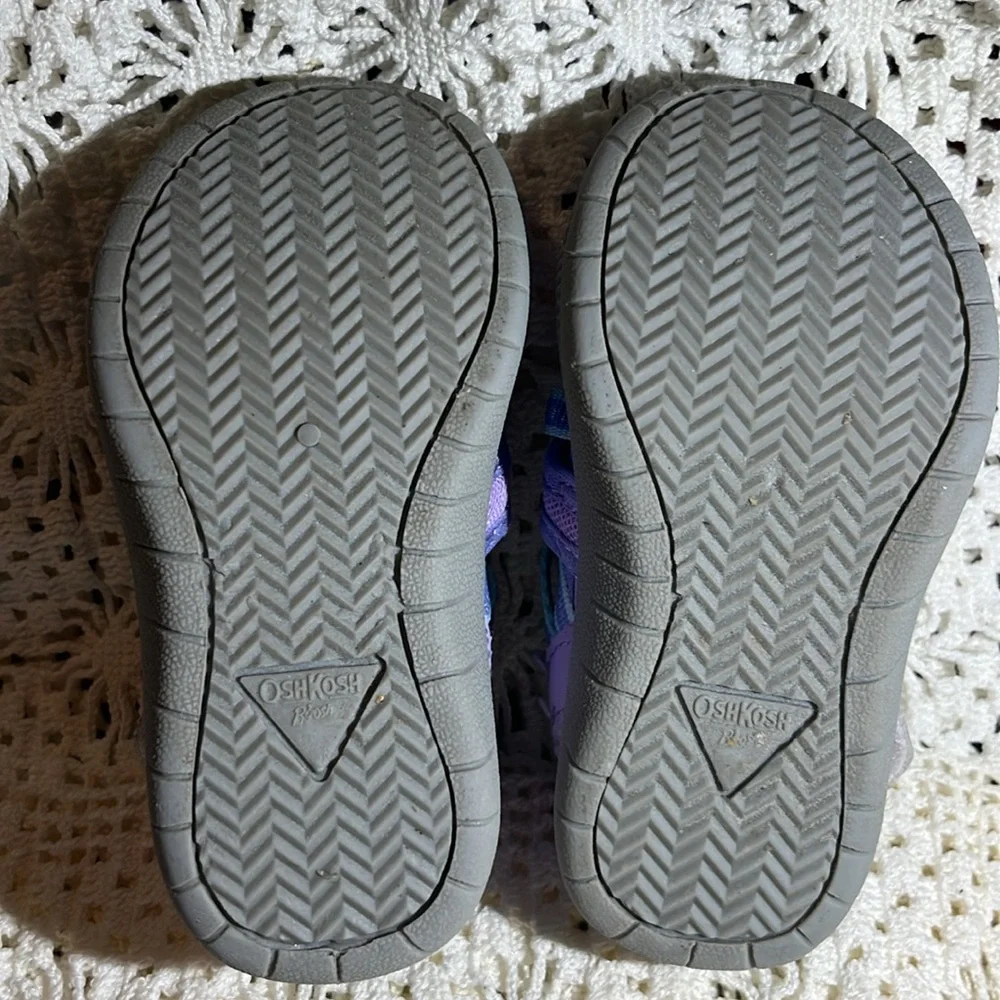 OshKosh washable water shoes sz 6 purple/teal